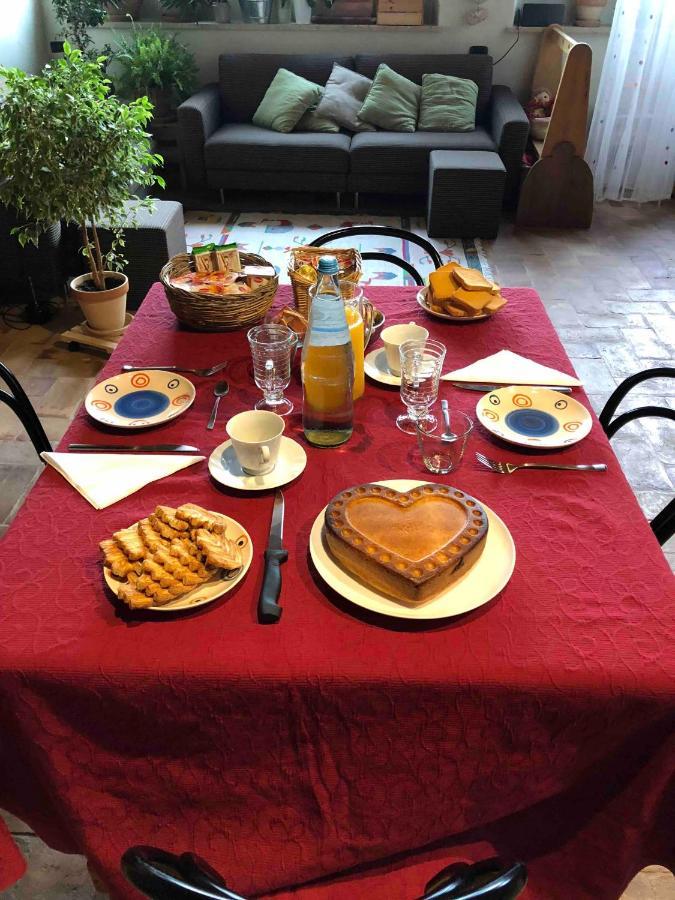 ナルニ Ganga Bed & Breakfast エクステリア 写真