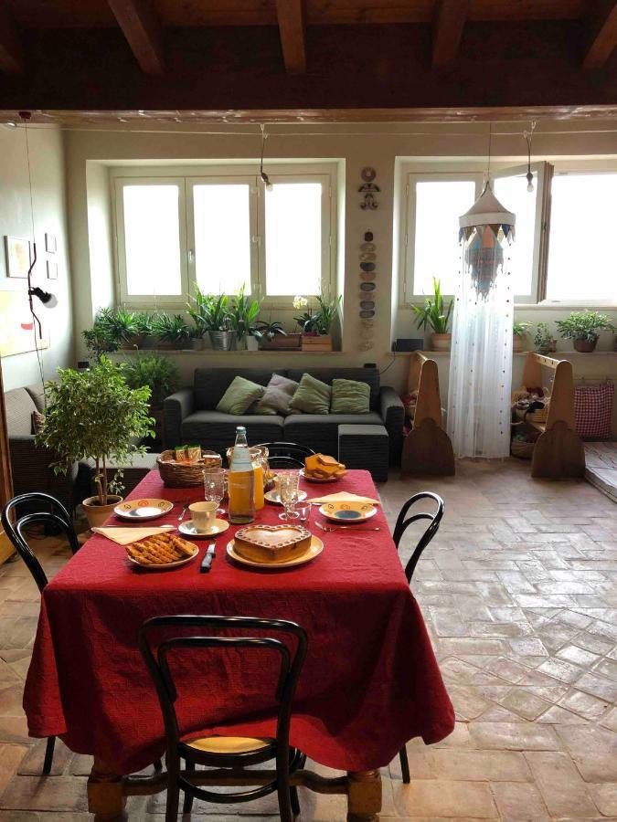 ナルニ Ganga Bed & Breakfast エクステリア 写真